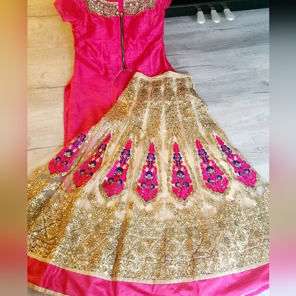 Preowned stylish lehenga choli in size XL - Picture 2 of 15